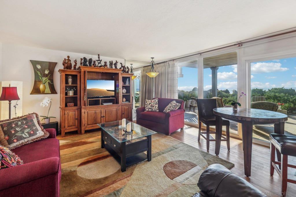 1352 Seacoast Dr