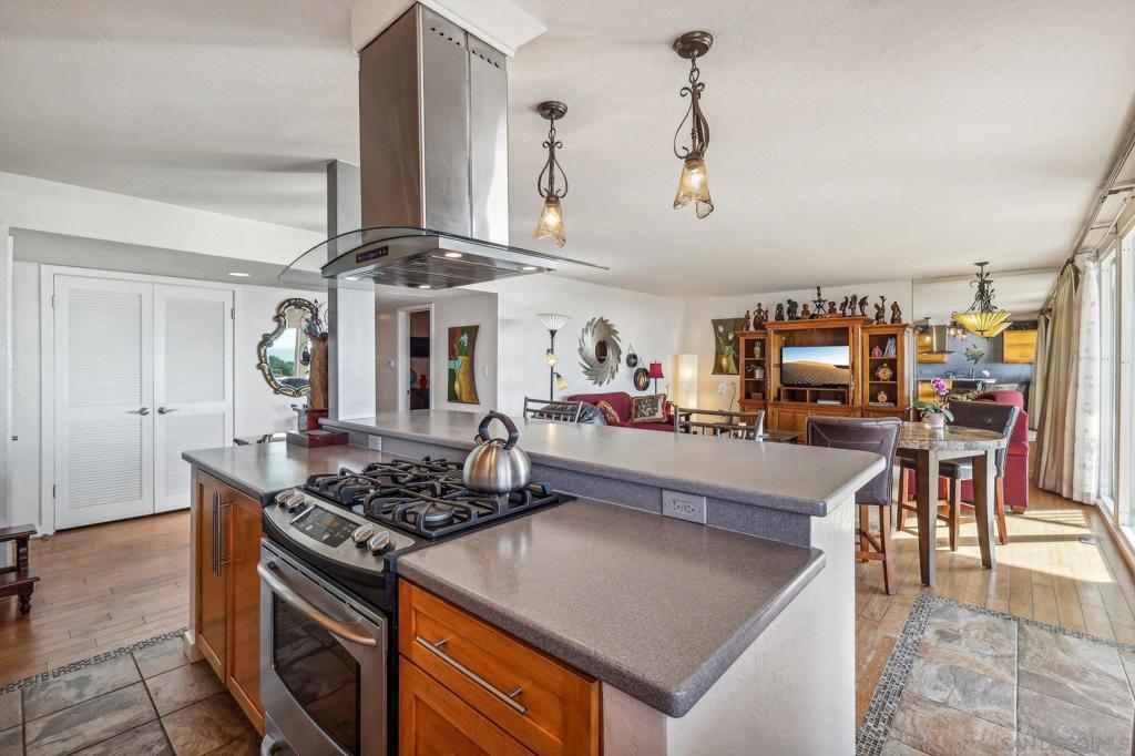 1352 Seacoast Dr