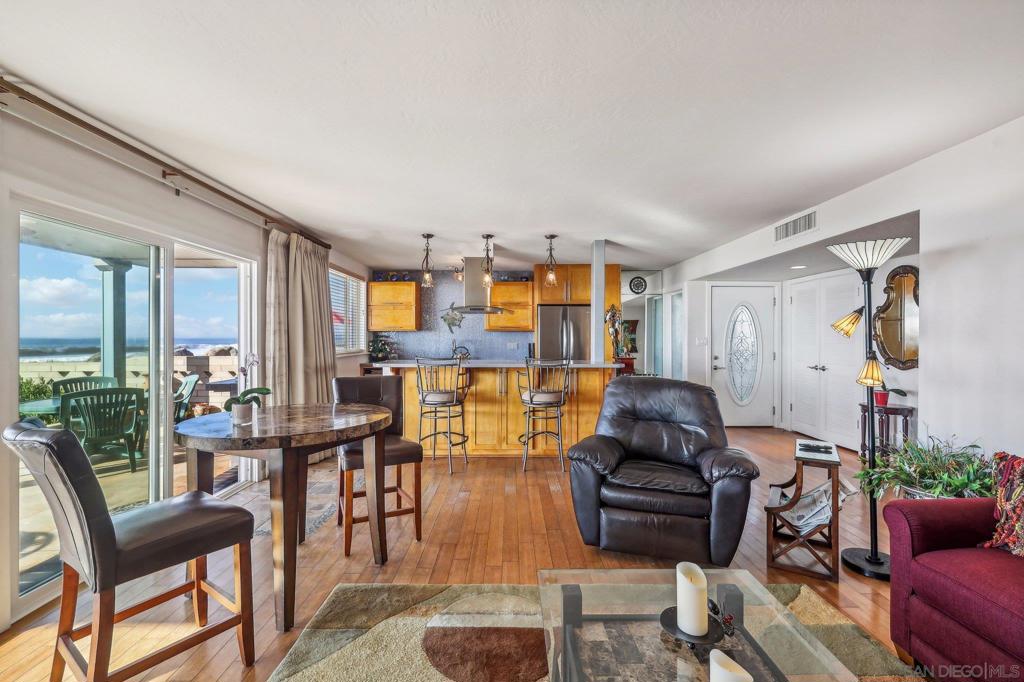 1352 Seacoast Dr