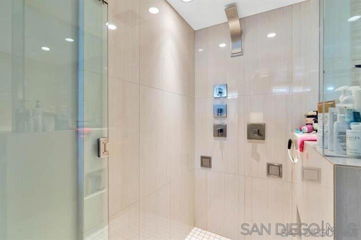 877 Island Ave 206