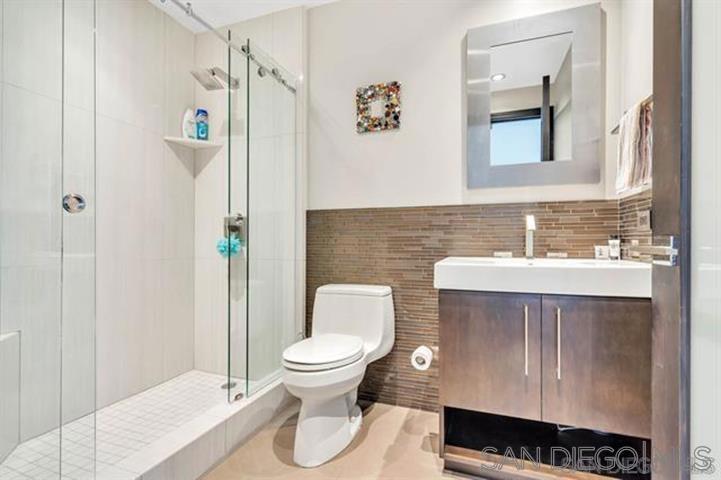 877 Island Ave 206
