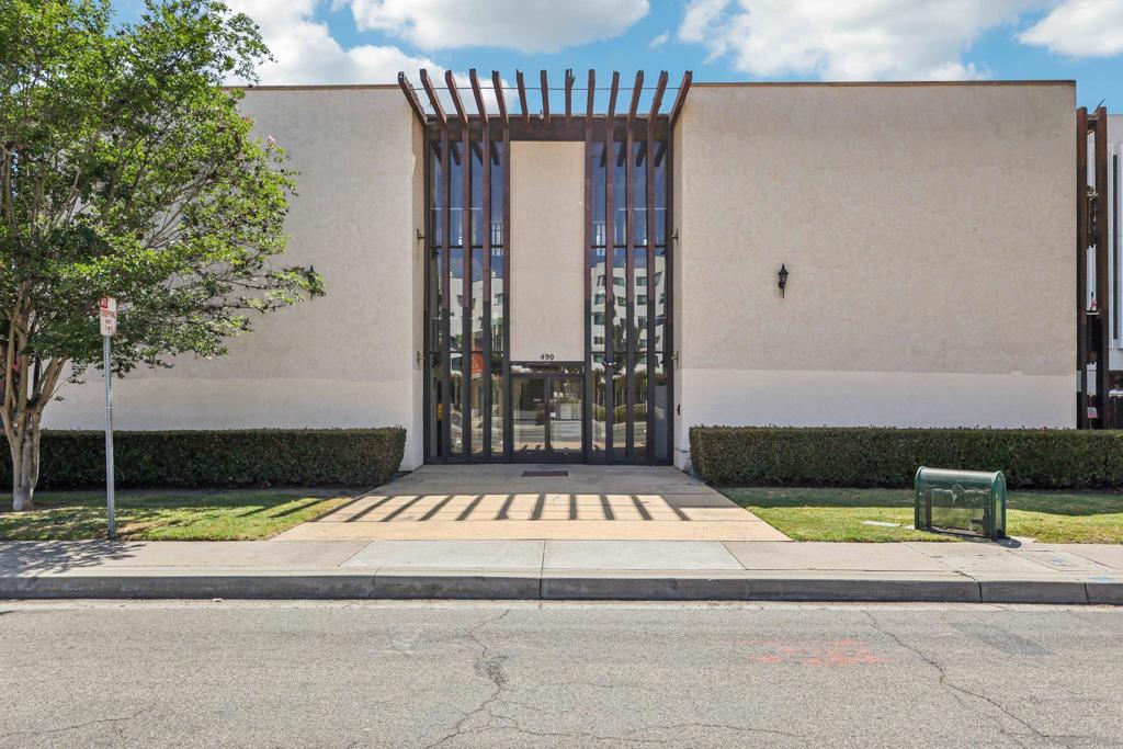 490 Fourth Ave 21