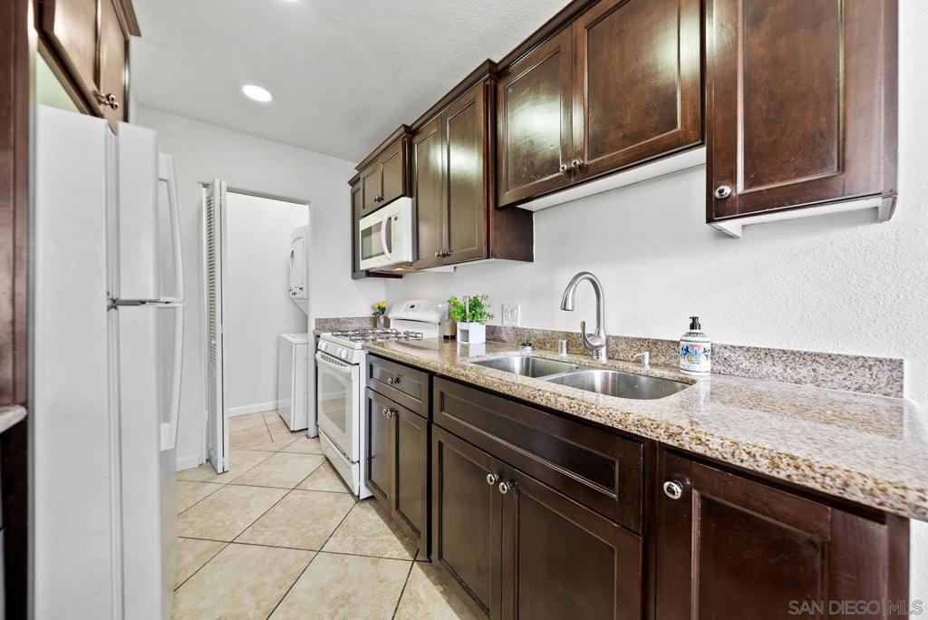 3414 Del Sol Blvd A