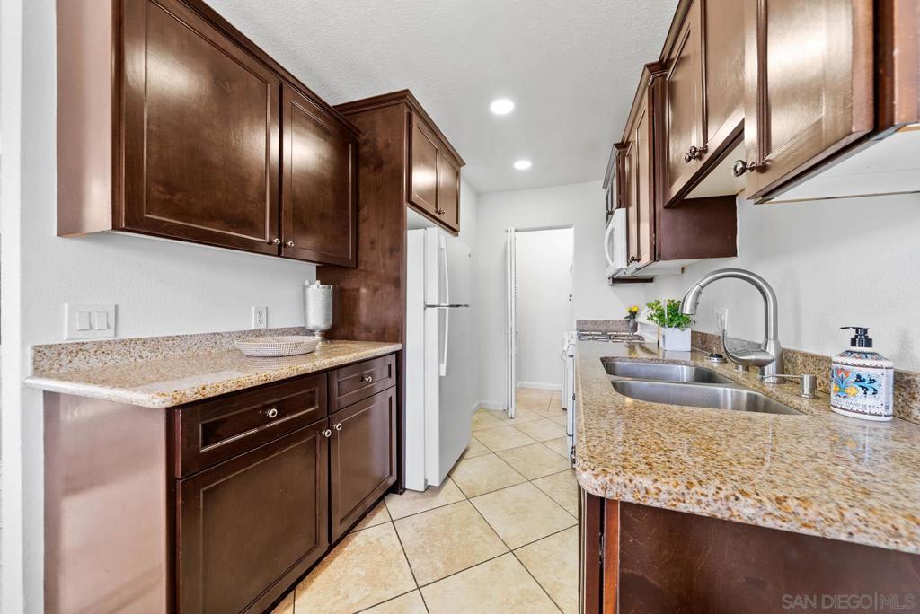 3414 Del Sol Blvd A