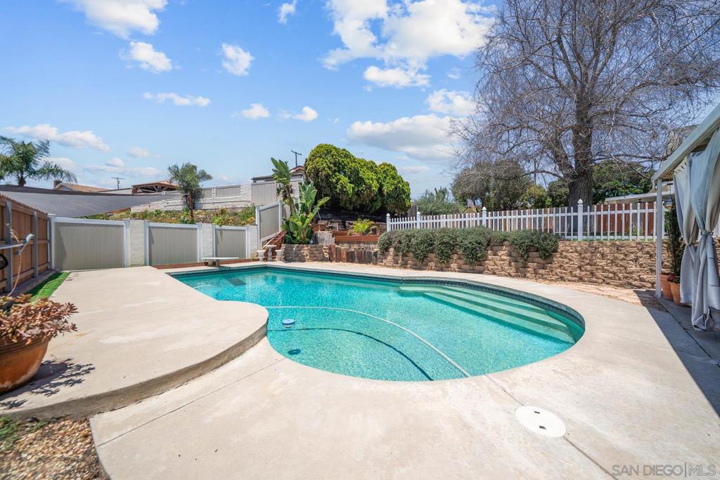 826 Floyd Ave