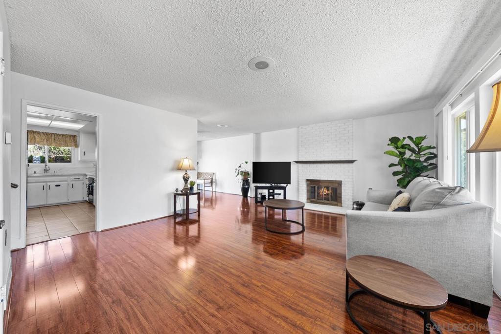 826 Floyd Ave