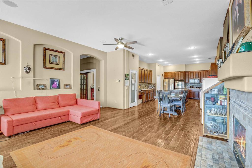 1124 Sparrow Lake Rd