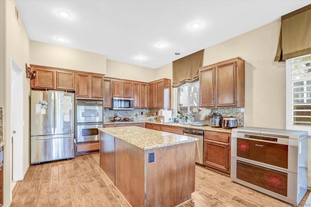 1124 Sparrow Lake Rd