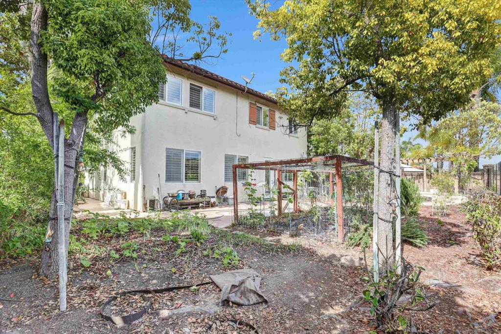 1124 Sparrow Lake Rd