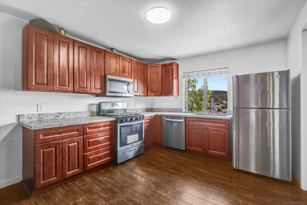 1124 Sparrow Lake Rd