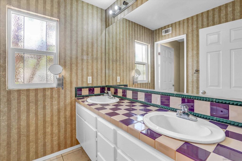 1124 Sparrow Lake Rd