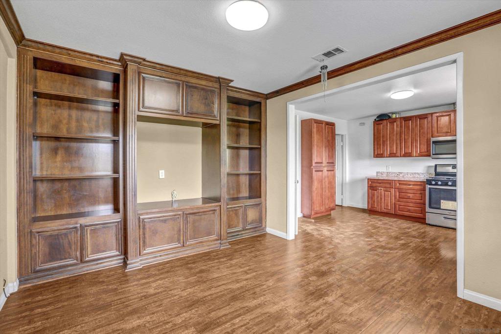 1124 Sparrow Lake Rd