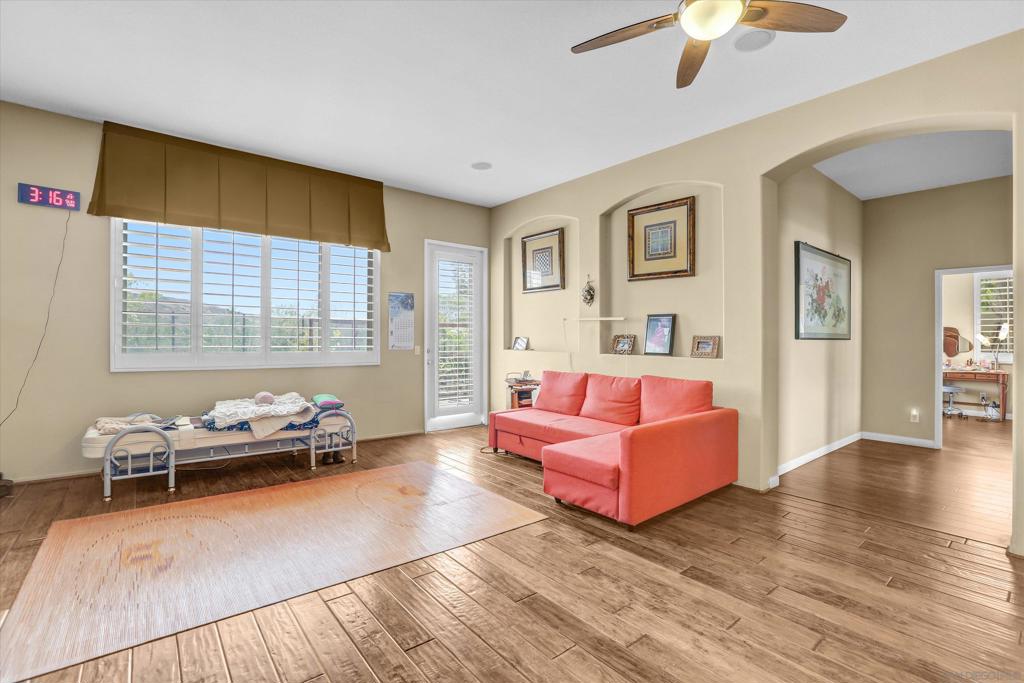 1124 Sparrow Lake Rd