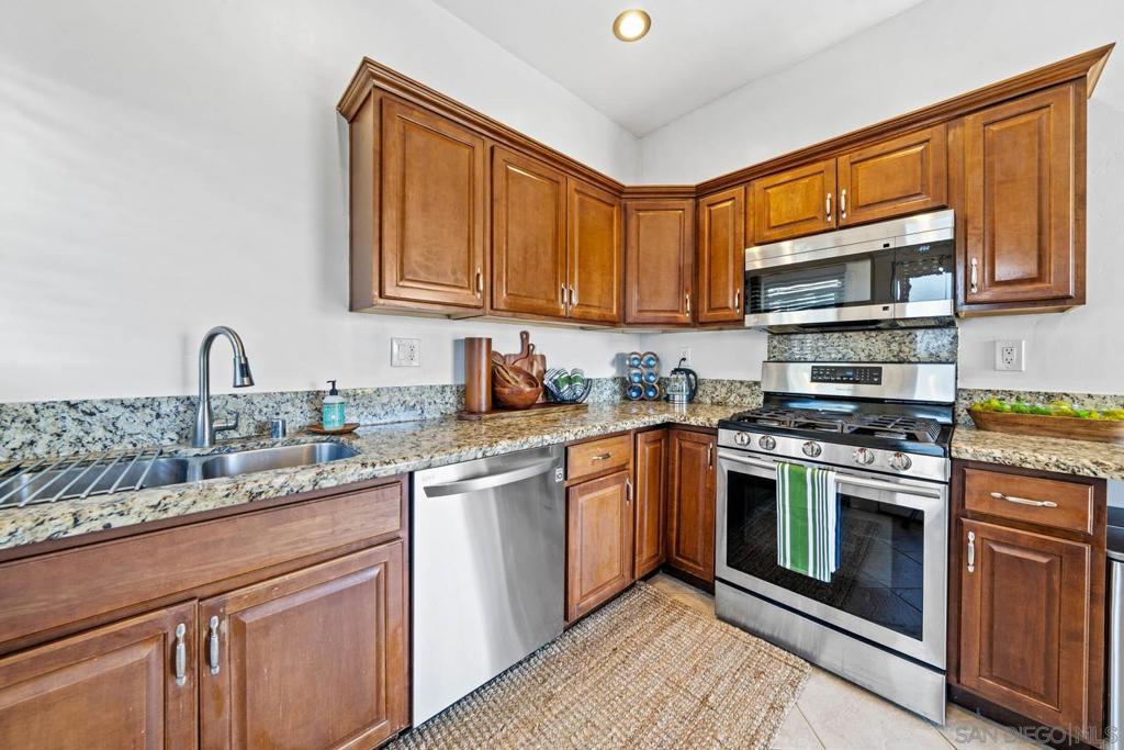 3686 Columbia