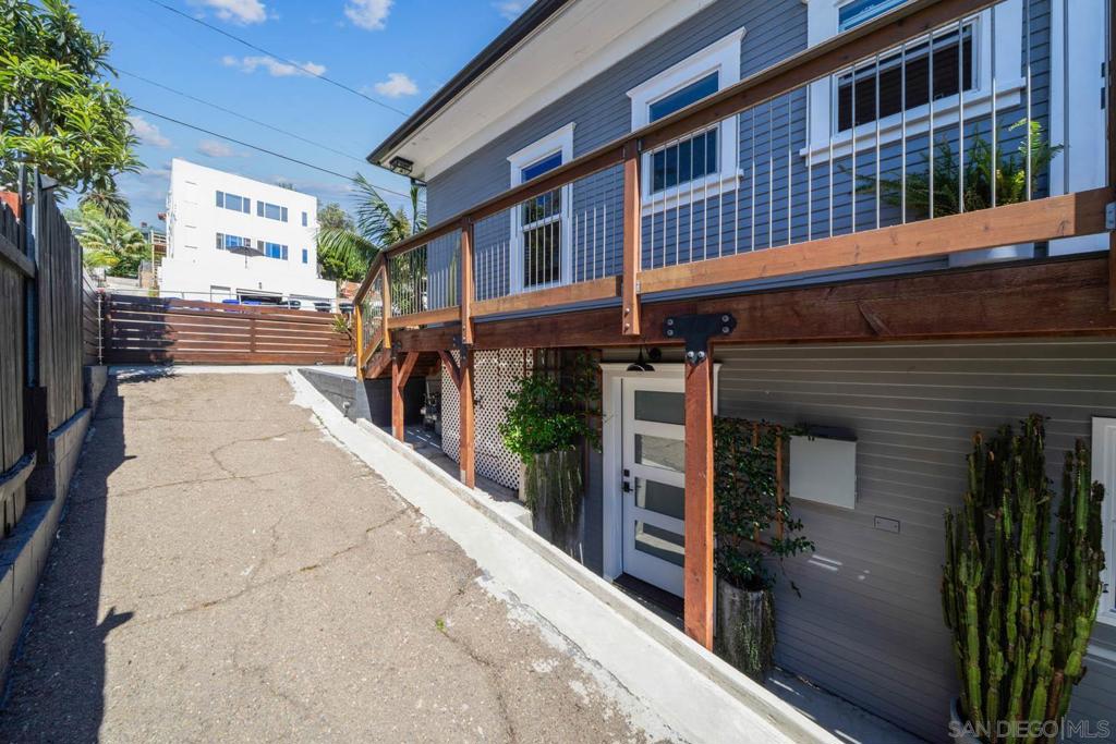 3686 Columbia