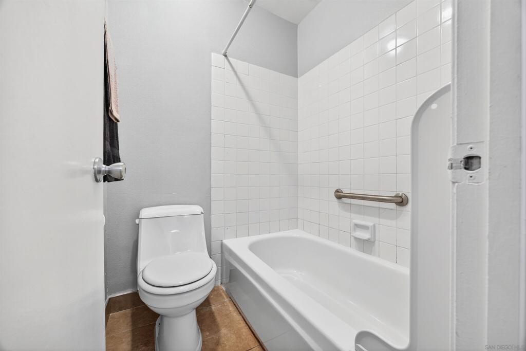 3290 Ashford St Unit E