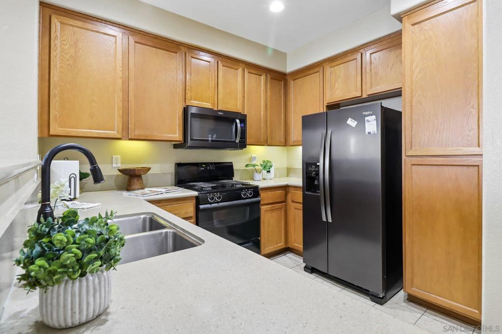 1760 E Palomar 101