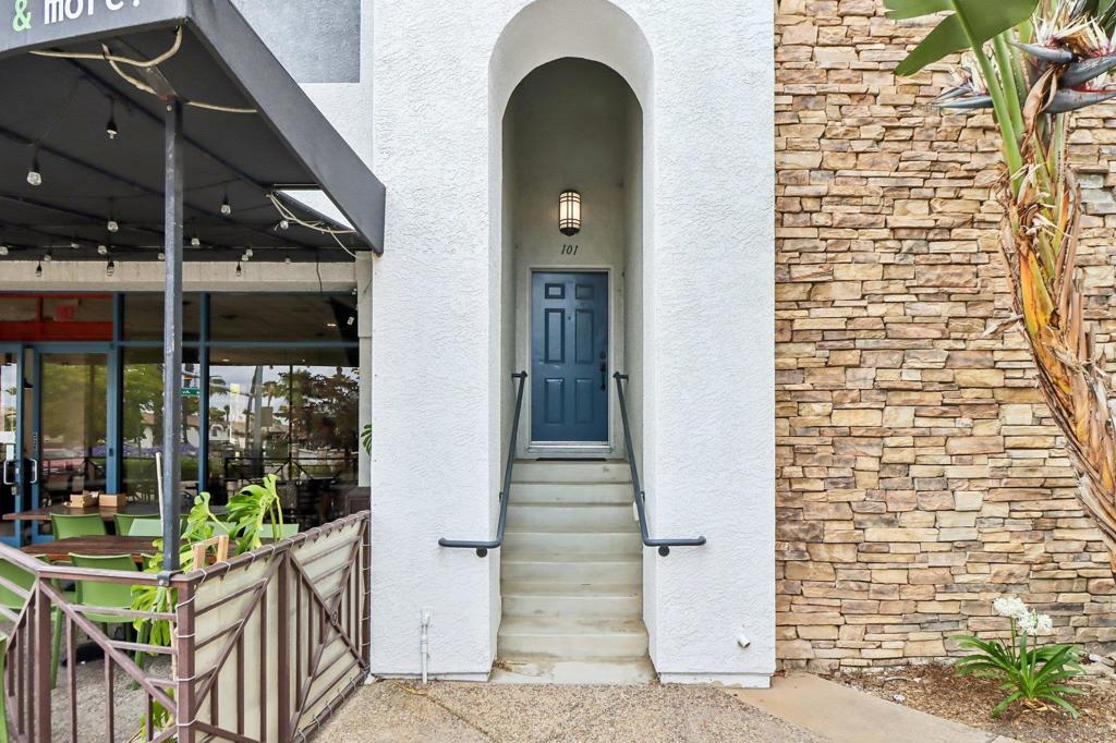 1760 E Palomar 101