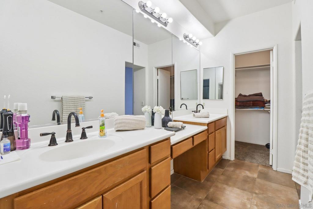 1760 E Palomar 101