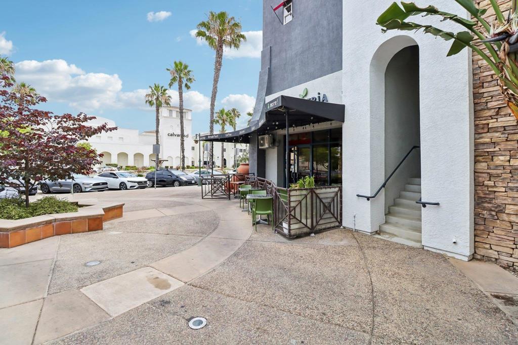 1760 E Palomar 101