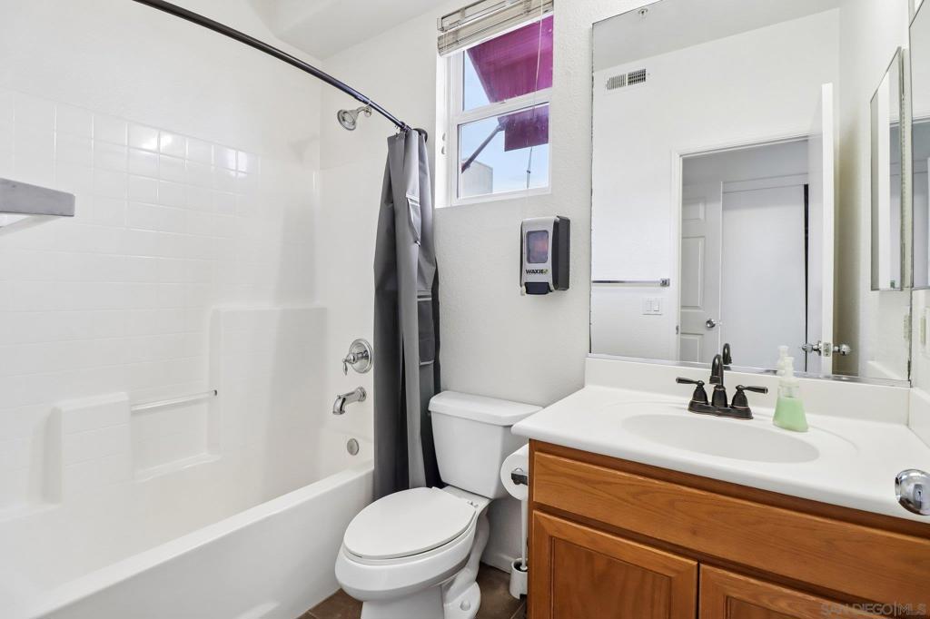 1760 E Palomar 101