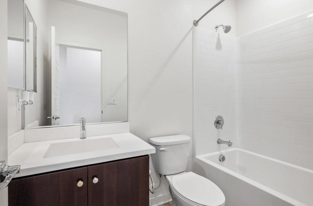 2325 Element Way 4