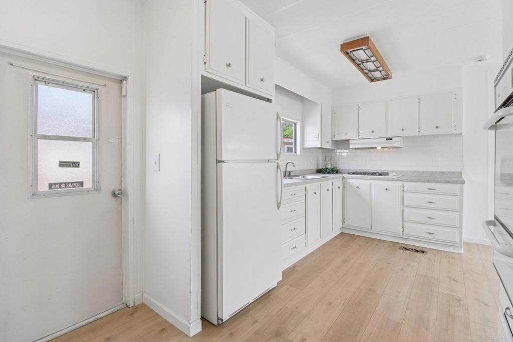 1200 Grand Avenue 66
