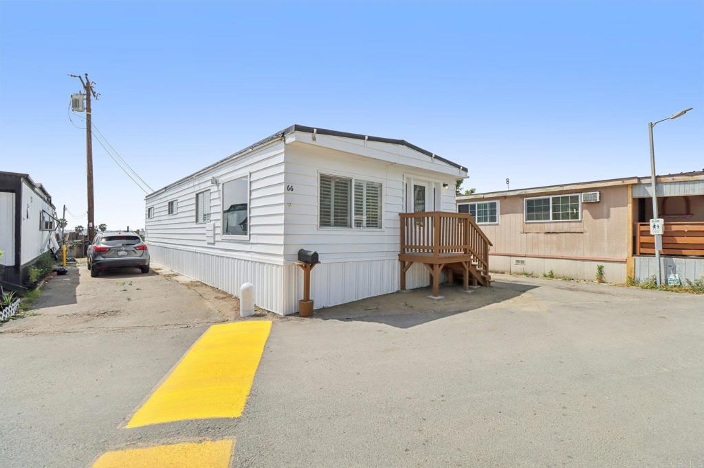 1200 Grand Avenue 66