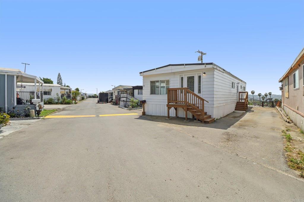 1200 Grand Avenue 66