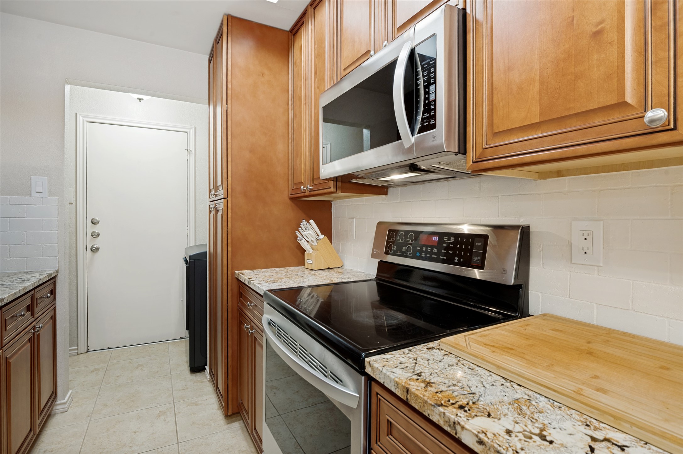 4050 Frankford Road 1004