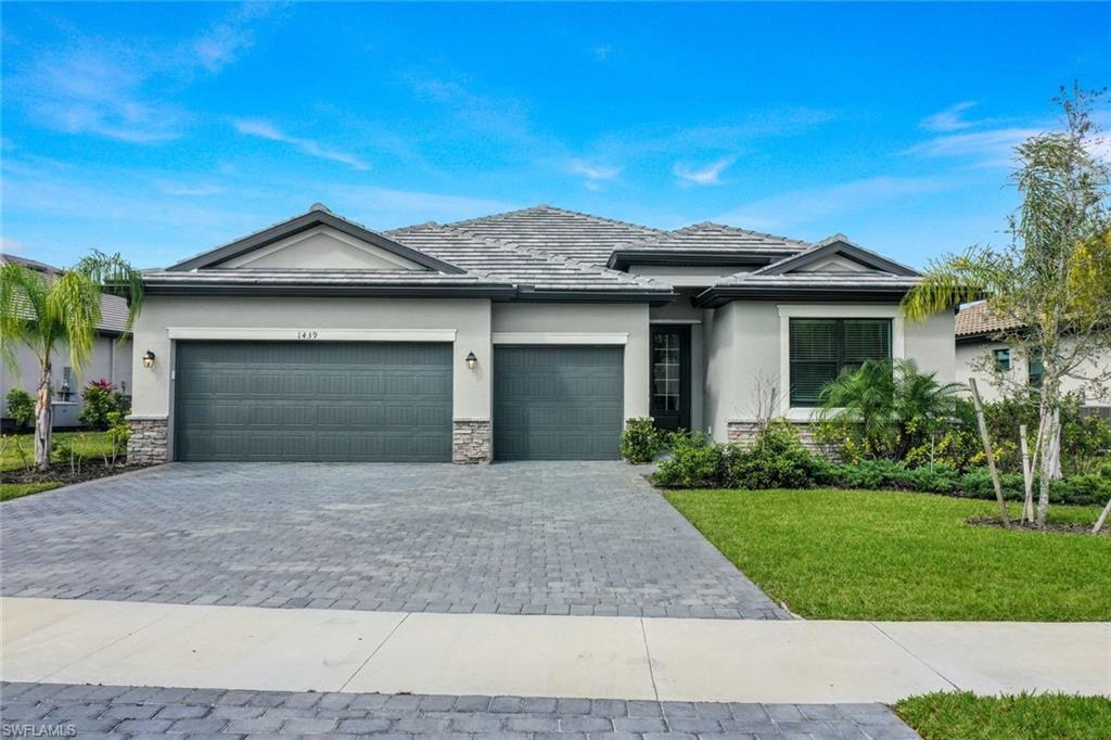 1439 Birdie DR