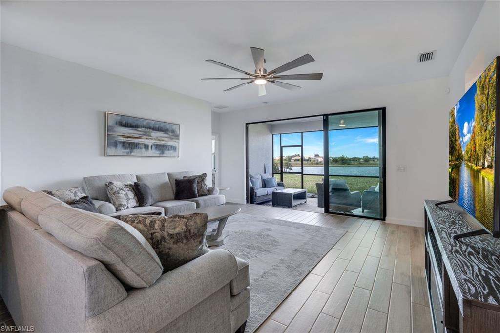 1439 Birdie DR
