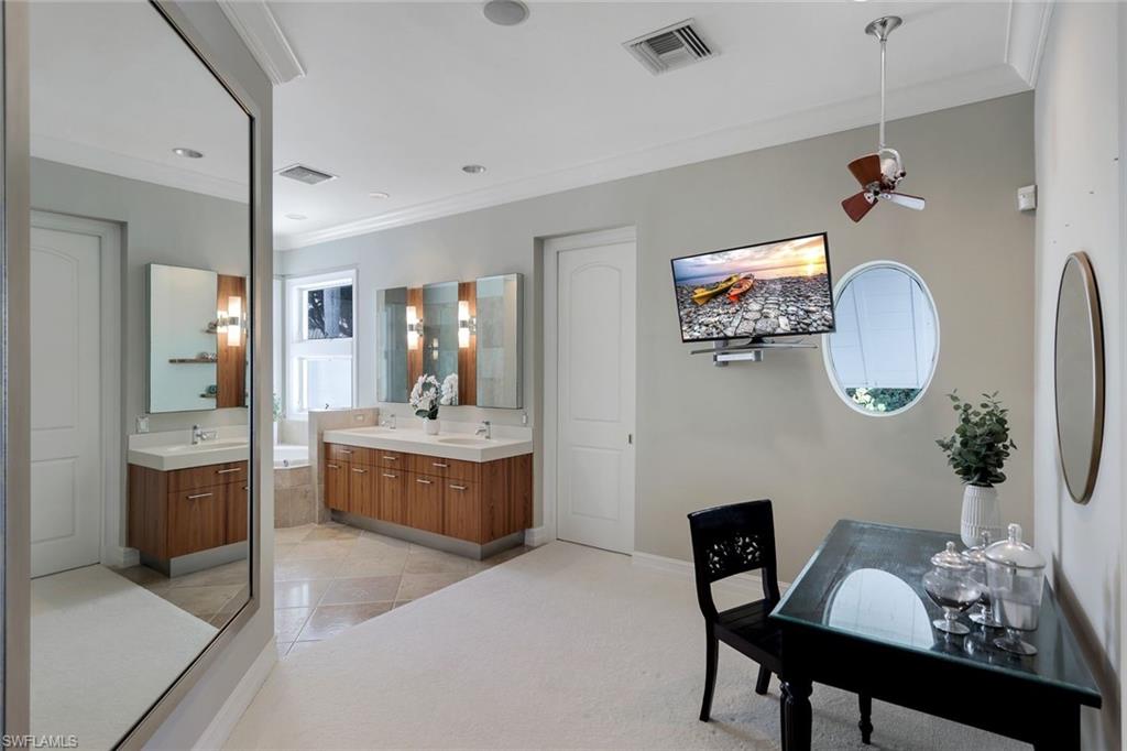 255 Bay PT