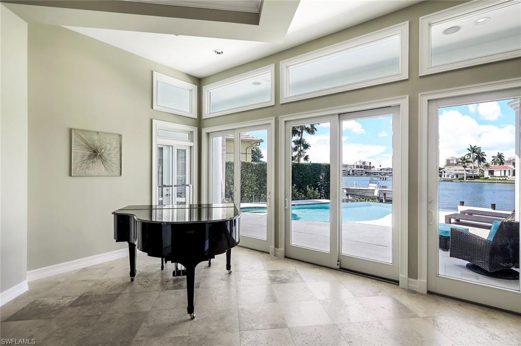 255 Bay PT