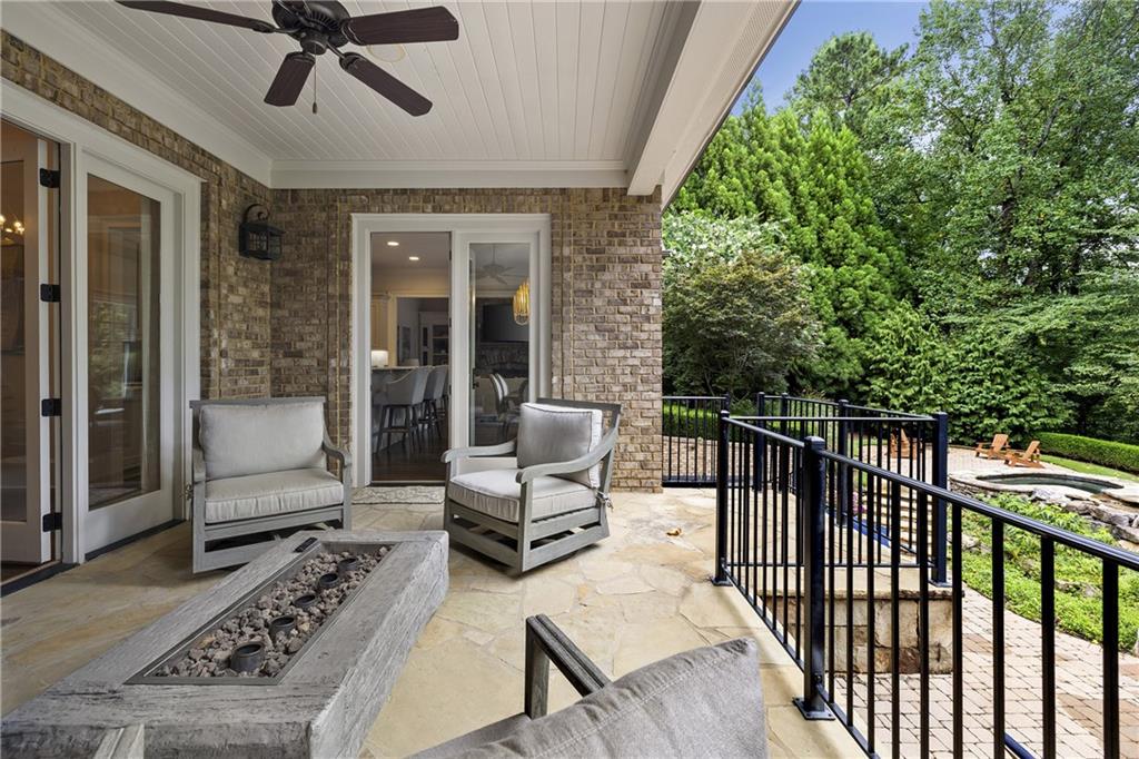 5575 Lake Island Drive