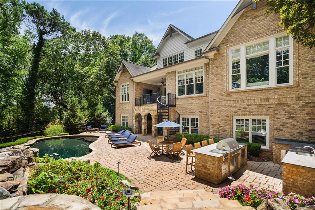5575 Lake Island Drive