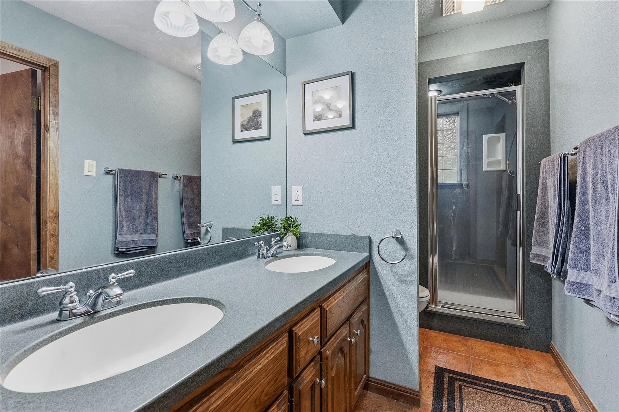 203 Leisurewoods DR