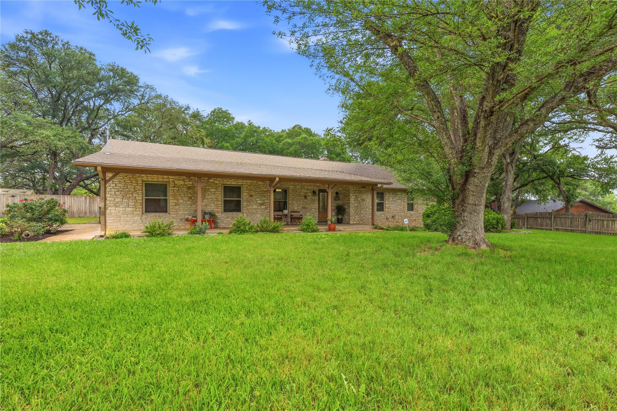 203 Leisurewoods DR