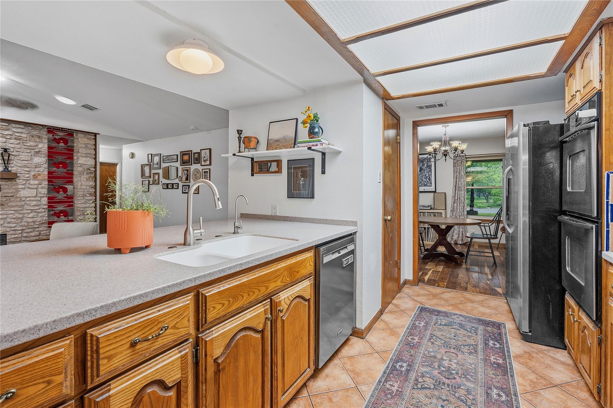 203 Leisurewoods DR