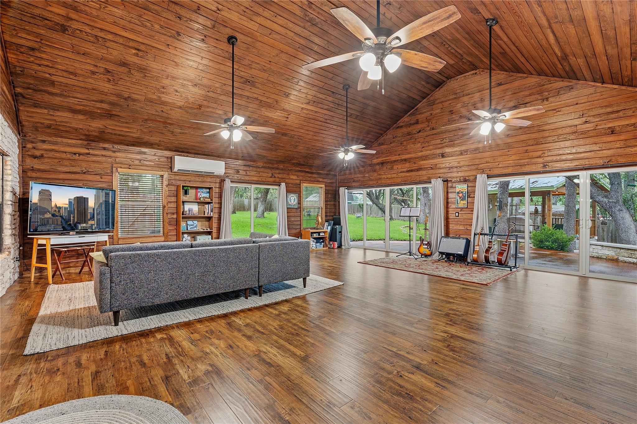 203 Leisurewoods DR