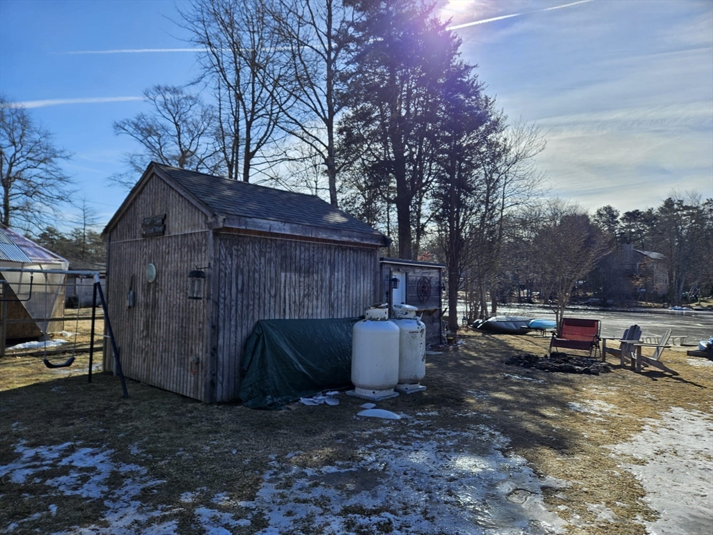 9 East Lakeside Ave