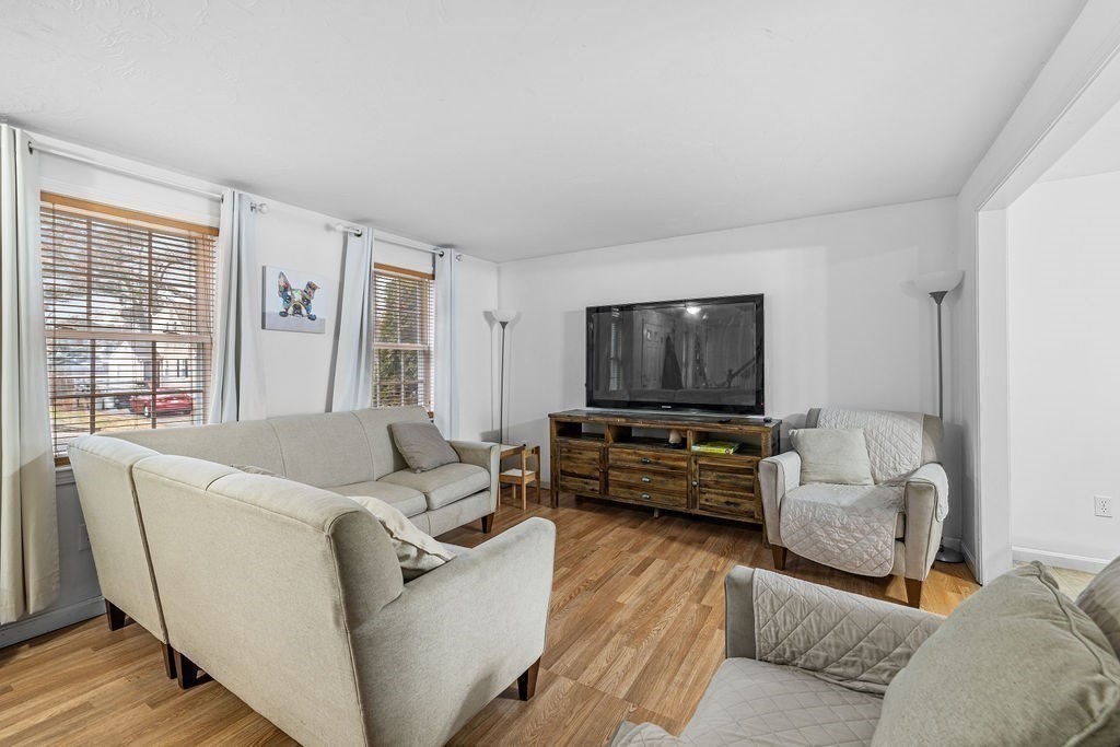 11 Russell Rd