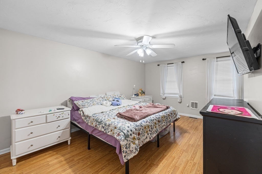 11 Russell Rd