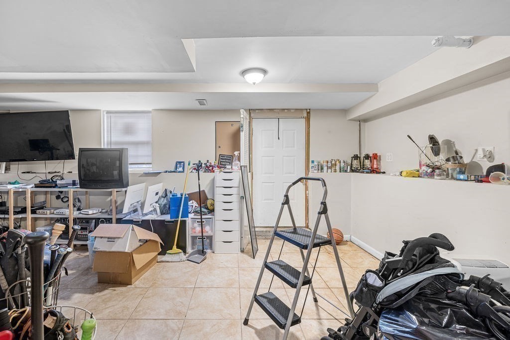 11 Russell Rd