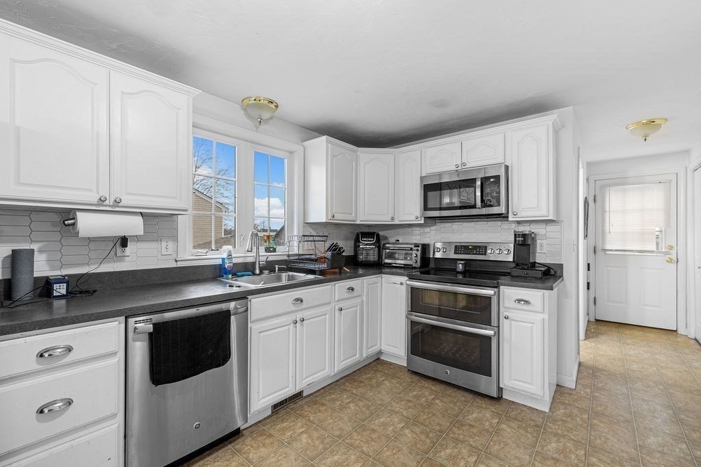 11 Russell Rd