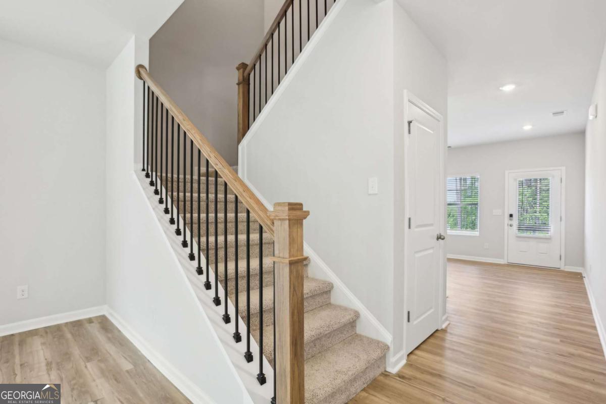 121 Cedar Wood Trace
