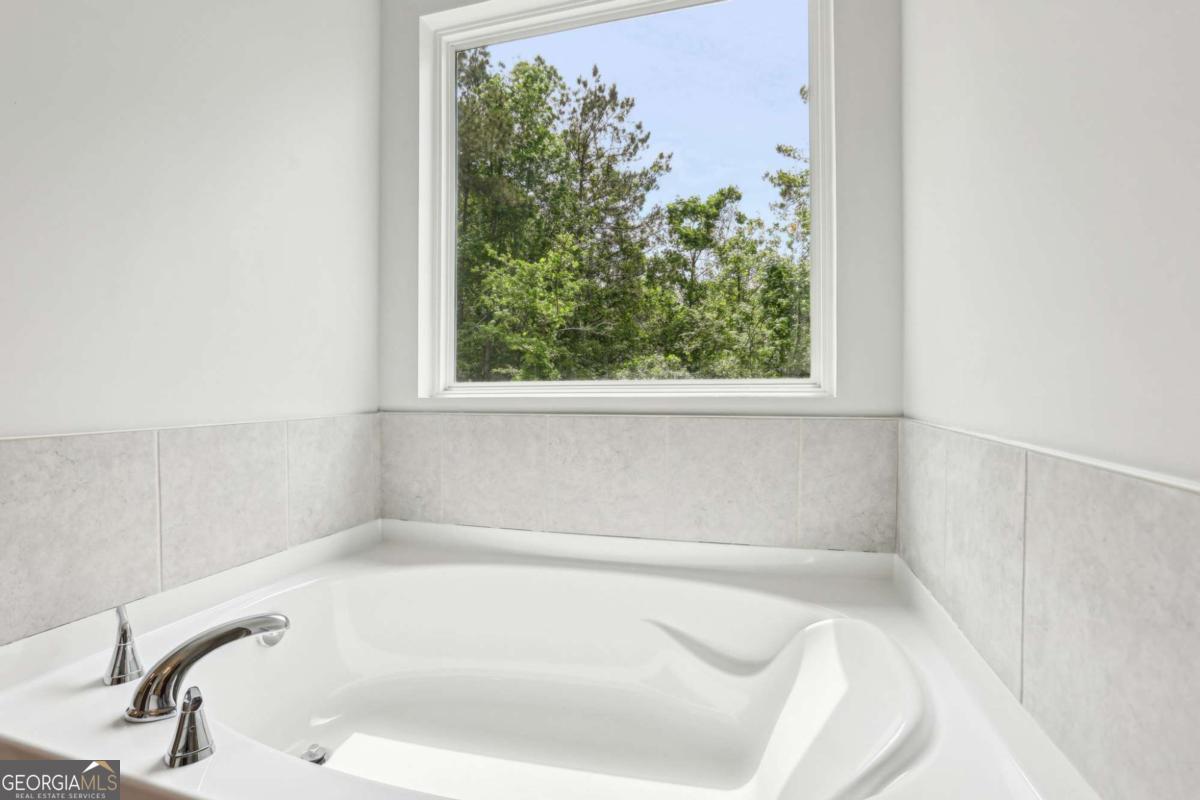 121 Cedar Wood Trace