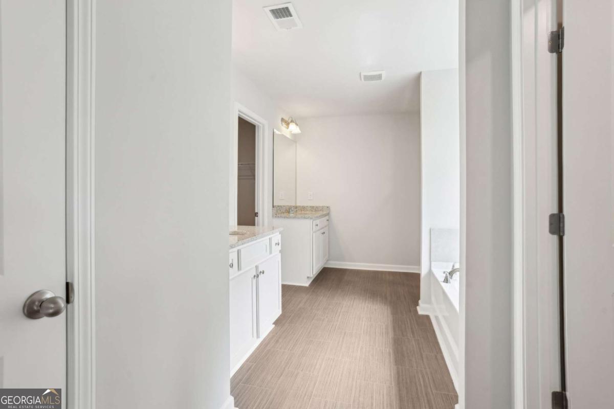121 Cedar Wood Trace