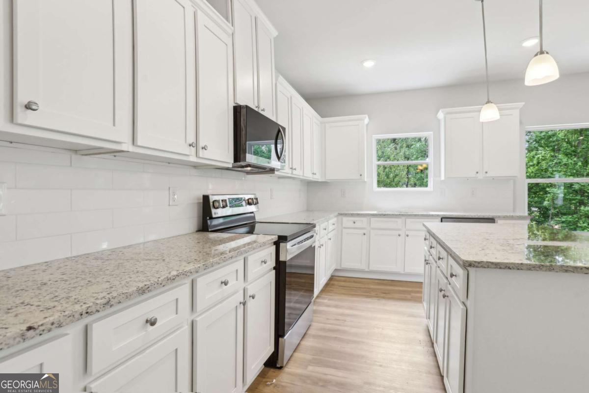 121 Cedar Wood Trace