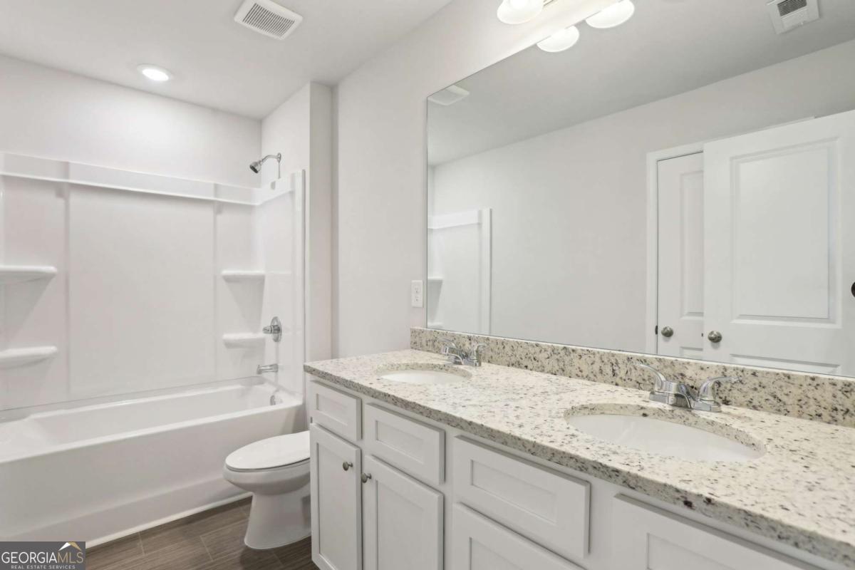 121 Cedar Wood Trace